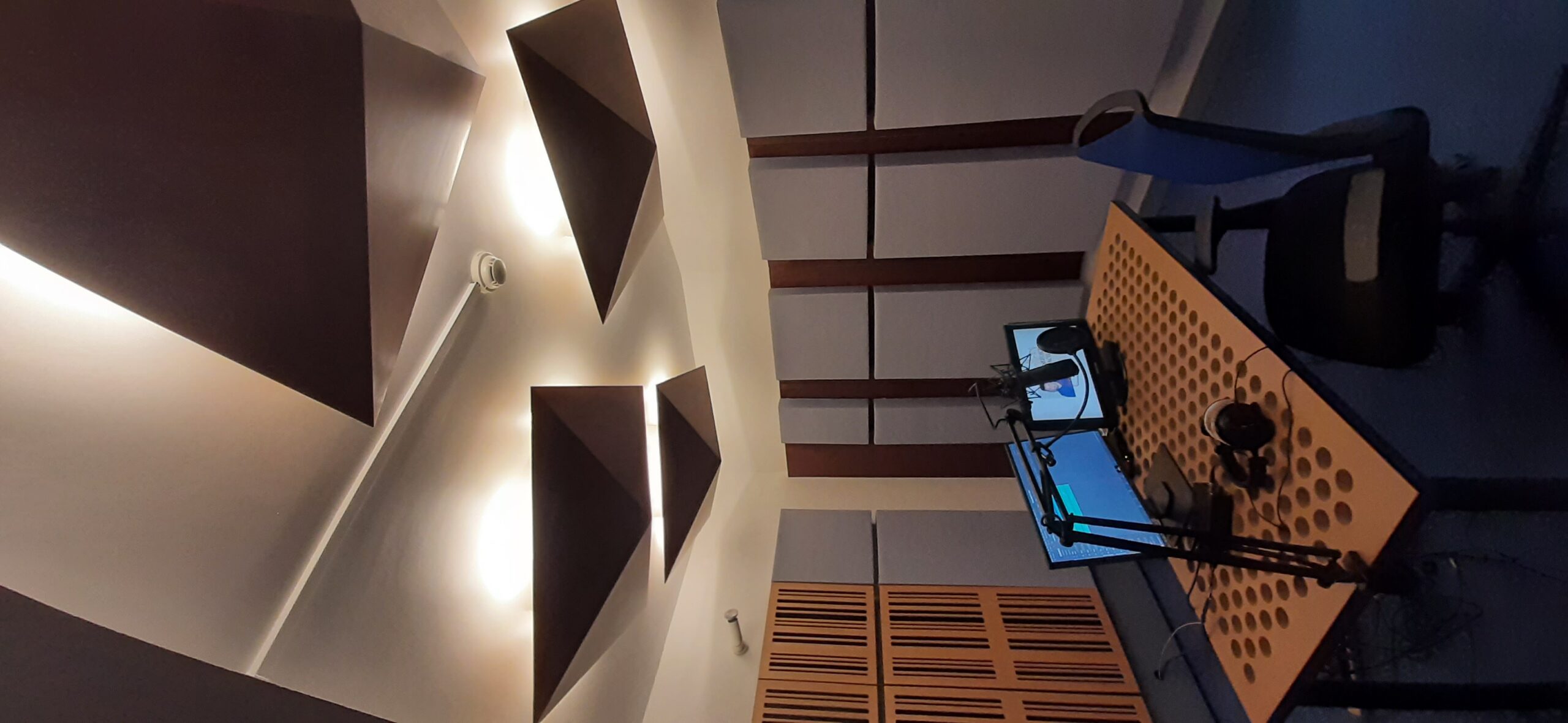 Renouveler les équipements des salles de mixage des 24 antennes